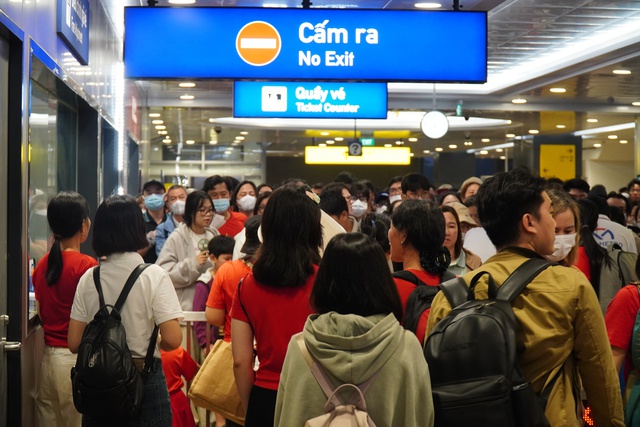 'Mẹo' hay đi xem diễu binh bằng metro - Ảnh 4.
