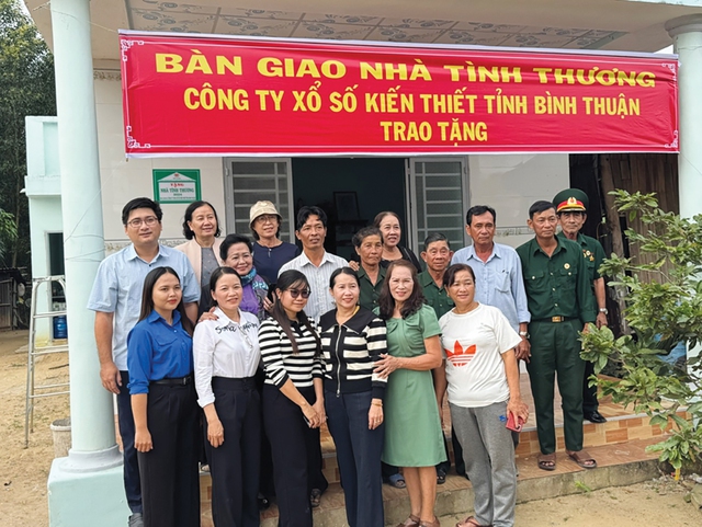 Công ty TNHH MTV Xổ số kiến thiết Bình Thuận chăm lo đời sống và hộ nghèo - Ảnh 4.