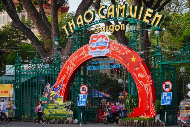 Những nơi du kh&aacute;ch kh&ocirc;ng n&ecirc;n bỏ qua khi đến TP.HCM  - Ảnh 7.