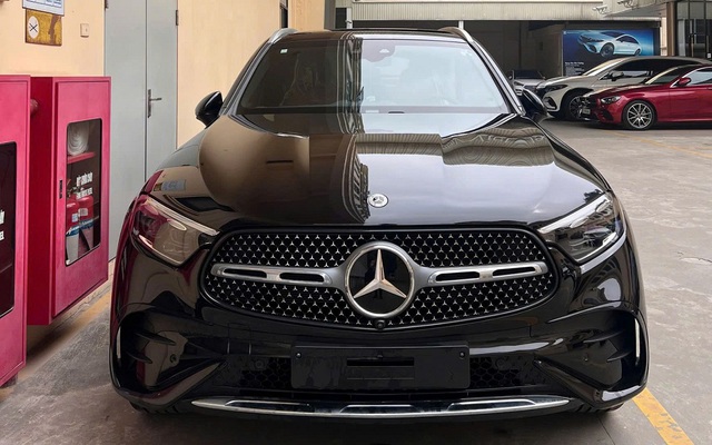 Vụ đại lý Mercedes-Benz bị tố 'nuốt cọc': Hãng vẫn 'im hơi lặng tiếng' - Ảnh 1.