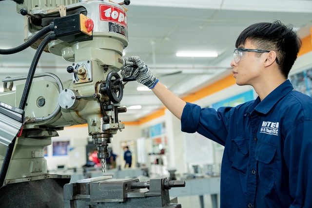 HUTECH 30 năm đầu tư phát triển hệ sinh thái học thuật vững mạnh- Ảnh 1.