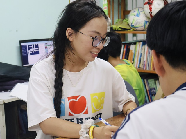 TP.HCM nghĩa tình: Ngọt ngào những trái tim tình nguyện gen Z ươm mầm tri thức- Ảnh 1.