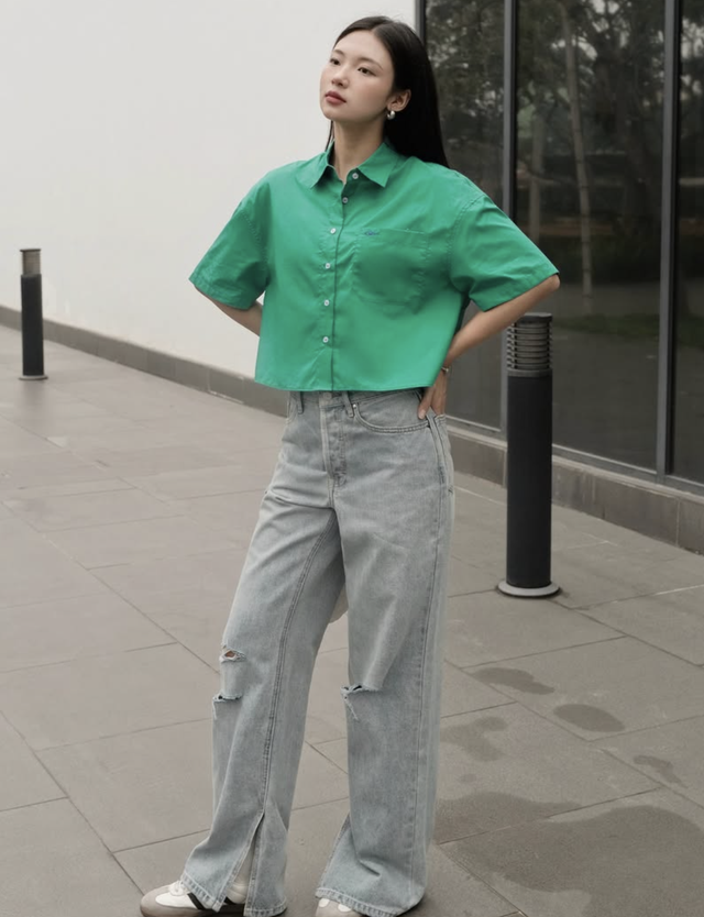 Quần jeans và áo sơ mi: Cặp đôi kinh điển cho mùa hè sành điệu  - Ảnh 4.