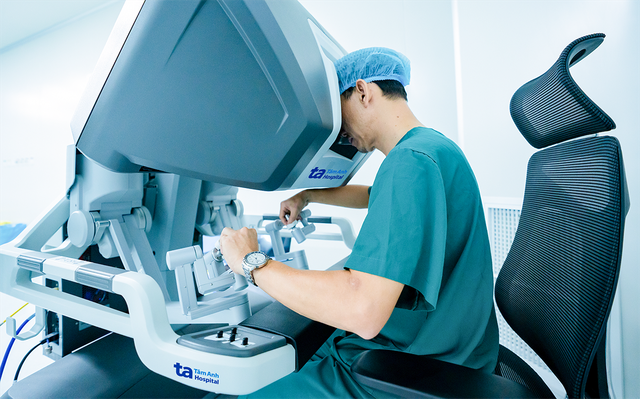 ‘Siêu Robot’ hỗ trợ hơn 120 loại phẫu thuật phức tạp có mặt tại TP.HCM- Ảnh 3. ‘Siêu Robot’ hỗ trợ hơn 120 loại phẫu thuật phức tạp có mặt tại TP.HCM- Ảnh 3.