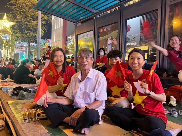 50 Năm đất nước thống nhất: Trái tim rực lửa tự hào của triệu người dân - Ảnh 3. 50 Năm đất nước thống nhất: Trái tim rực lửa tự hào của triệu người dân - Ảnh 3.