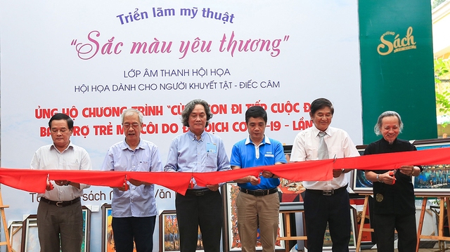 Âm thanh hội họa: Hành trình của họa sĩ Võ Văn Y và những em câm điếc - Ảnh 5. Âm thanh hội họa: Hành trình của họa sĩ Võ Văn Y và những em câm điếc - Ảnh 5.