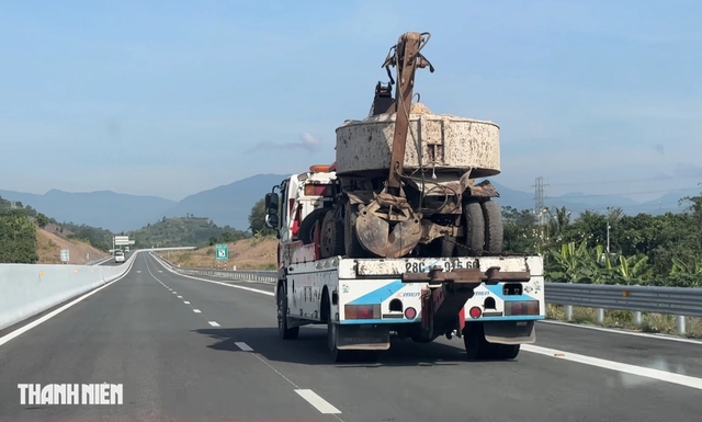 3 quy tắc an to&agrave;n khi đi tr&ecirc;n cao tốc c&oacute; nhiều xe tải lớn- Ảnh 1.