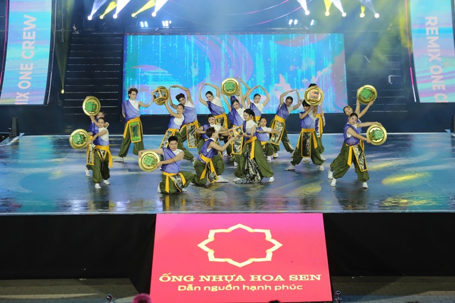 Hơn 10.000 khán giả đến với chung kết Dalat Best Dance Crew 2025- Ảnh 2. Hơn 10.000 khán giả đến với chung kết Dalat Best Dance Crew 2025- Ảnh 2.