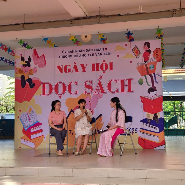 Bất ngờ với nhiều học sinh đọc sách quên ngủ, mê đọc sách tiếng Anh - Ảnh 6.