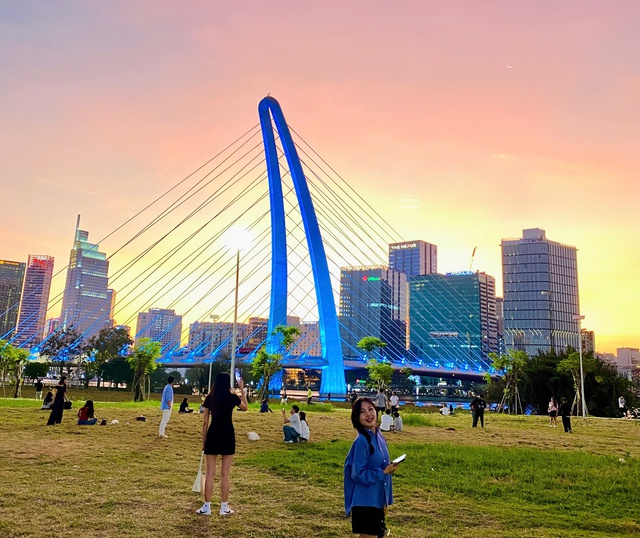 Top những địa điểm ngắm hoàng hôn tuyệt đẹp không thể bỏ lỡ khi đến TP.HCM - Ảnh 2.