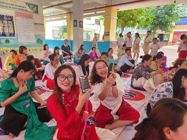 Bất ngờ với nhiều học sinh đọc sách quên ngủ, mê đọc sách tiếng Anh - Ảnh 9.