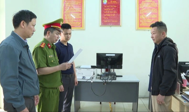 Khởi tố nghi phạm khai thác cát trái phép ở thanh hóa - Ảnh 1.