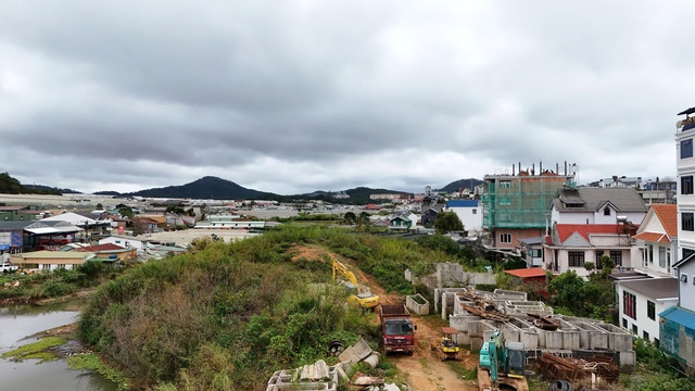 Đ&agrave; Lạt: Tiến độ x&acirc;y dựng tuyến đường Lữ Gia - hồ Xu&acirc;n Hương chậm trễ - Ảnh 1.