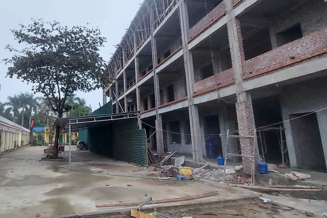 Vụ xây chui dãy phòng học ở Hà Nội: Thanh tra trách nhiệm cán bộ liên quan - Ảnh 1.