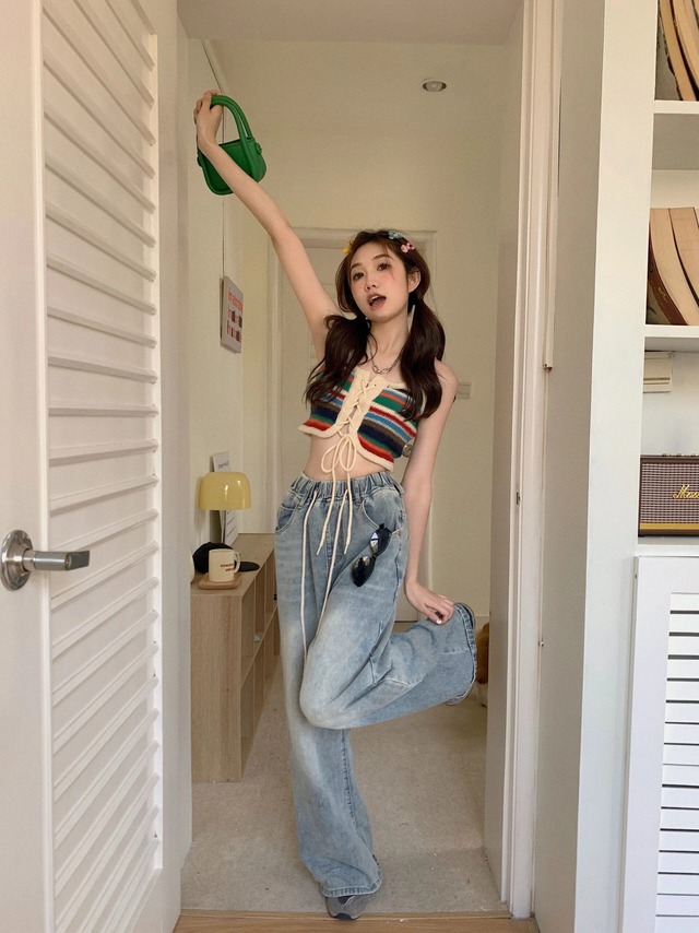 Muôn kiểu biến hóa đầy mê hoặc với áo crochet- Ảnh 3. Muôn kiểu biến hóa đầy mê hoặc với áo crochet- Ảnh 3.