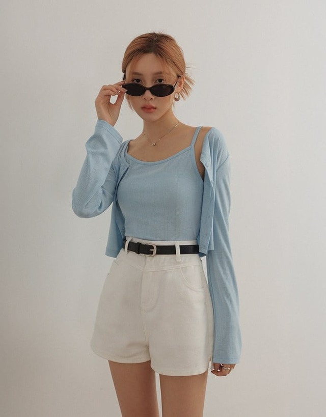 Áo cardigan là 'chìa khóa' mở ra tủ đồ sành điệu cho nàng- Ảnh 3. Áo cardigan là 'chìa khóa' mở ra tủ đồ sành điệu cho nàng- Ảnh 3.