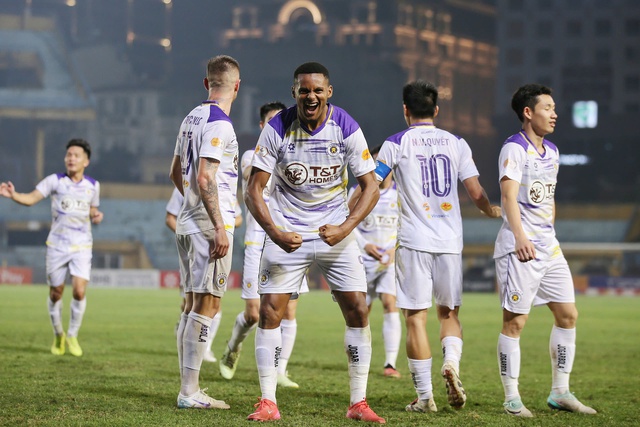 Bảng xếp hạng V-League: Nam Định chiếm thế thượng phong, HAGL tạm tho&aacute;t hiểm ngoạn mục- Ảnh 2.