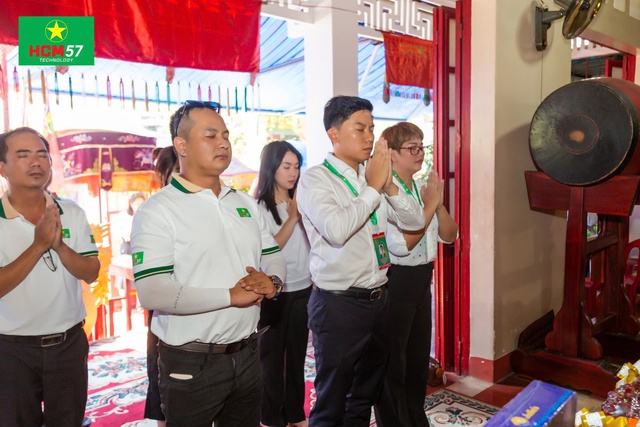 Công ty TNHH HCM57 Technology dâng hương Đức Thánh Trần Hưng Đạo- Ảnh 3.