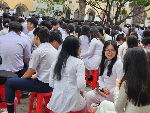 TP.HCM đang dạy học 2 buổi/ngày thế nào từ lớp 6 tới lớp 12?- Ảnh 1.
