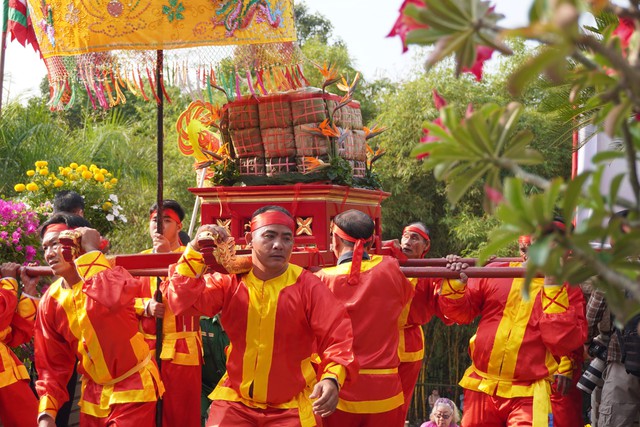 Lãnh đạo TP.HCM dâng hương tưởng nhớ các Vua Hùng- Ảnh 6.