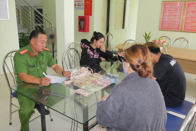 Đồng Tháp: Chủ quán cơm trả lại 119 triệu đồng cho khách bỏ quên - Ảnh 2.