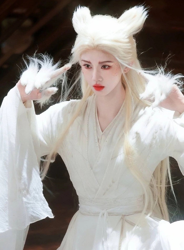 ‘Mỹ nữ 4.000 năm’ Cúc Tịnh Y đọ sắc cùng Trần Đô Linh trong phim mới - Ảnh 1.