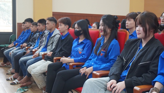 Thanh niên Thanh Hóa 'xắn tay' vào phong trào Bình dân học vụ số - Ảnh 2.