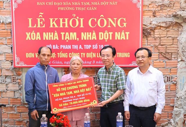 EVNCPC chung tay xóa nhà tạm, nhà dột nát - Ảnh 2.