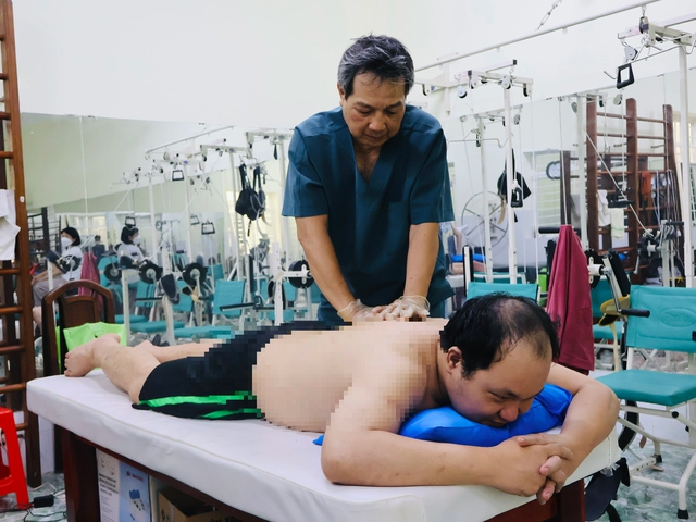 TP.HCM nghĩa tình: Những y sĩ không lương cứu người ở phòng khám nhân đạo- Ảnh 5.