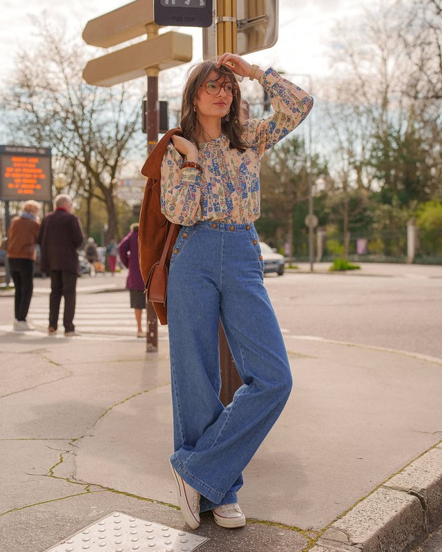 Diện những kiểu áo này cùng jeans là chuẩn đẹp - Ảnh 1.