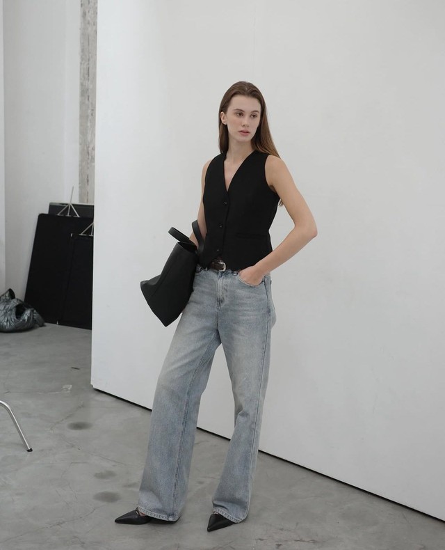 Diện những kiểu áo này cùng jeans là chuẩn đẹp - Ảnh 7.