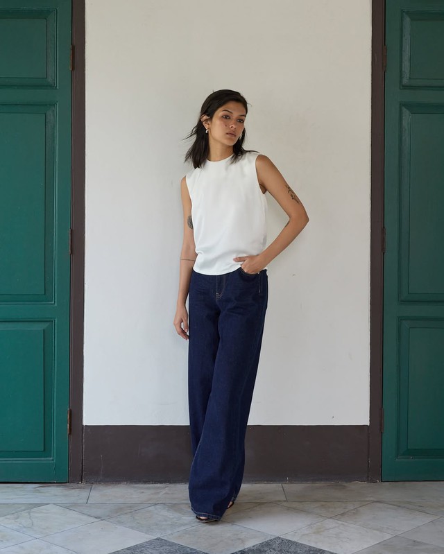 Diện những kiểu áo này cùng jeans là chuẩn đẹp - Ảnh 8.