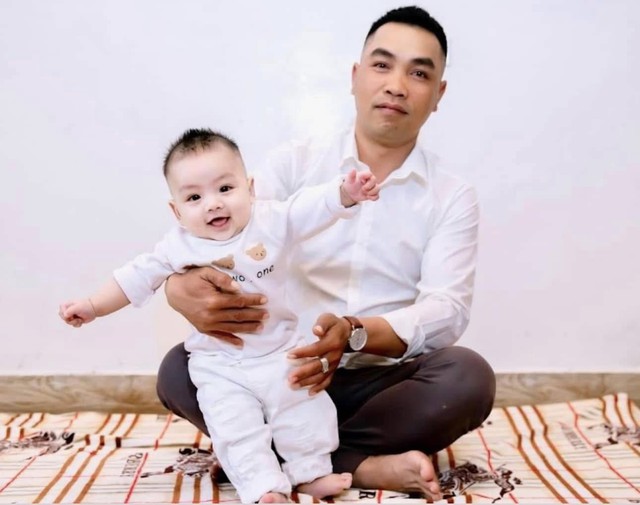 Bố nuôi nhanh trí từ chối nhận quà tặng cho bé Nam Phong 3 tuổi - Ảnh 2. Bố nuôi nhanh trí từ chối nhận quà tặng cho bé Nam Phong 3 tuổi - Ảnh 2.