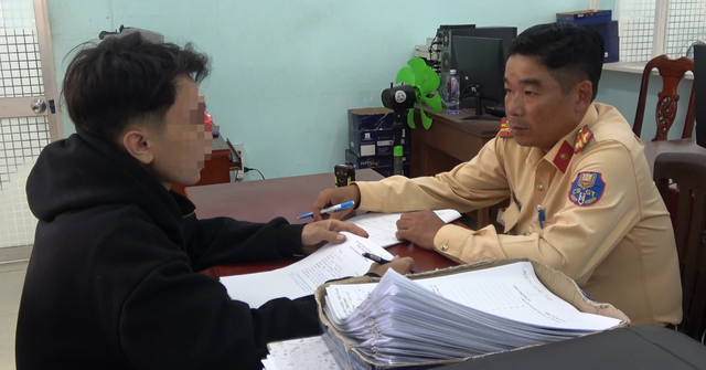 Tiền Giang: Tiếp tục truy tìm người chạy xe lạng lách, đánh võng trên QL60 - Ảnh 1.