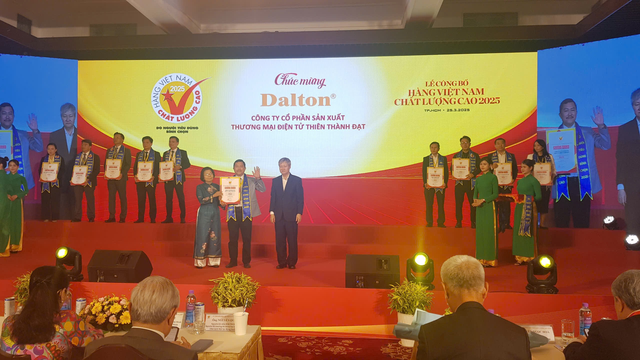 Dalton đạt chứng nhận Hàng Việt Nam chất lượng cao 2025- Ảnh 1. Dalton đạt chứng nhận Hàng Việt Nam chất lượng cao 2025- Ảnh 1.