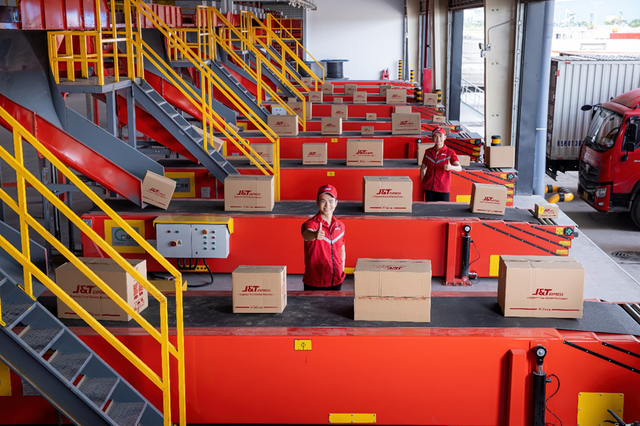 J&T Express đẩy mạnh phát triển bền vững trên mạng lưới toàn cầu- Ảnh 3. J&T Express đẩy mạnh phát triển bền vững trên mạng lưới toàn cầu- Ảnh 3.