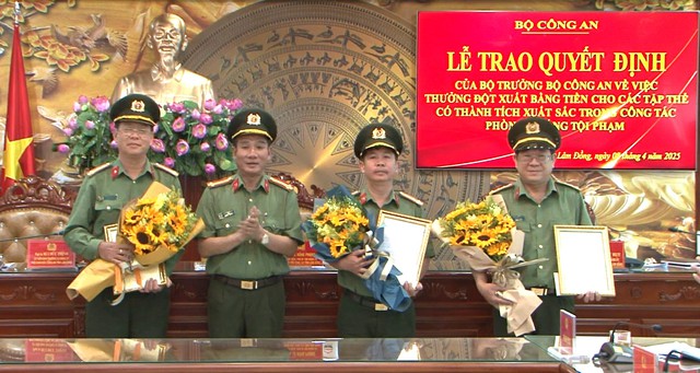 Bộ Công an khen thưởng nhiều tập thể trong vụ án rửa tiền xuyên quốc gia- Ảnh 4.