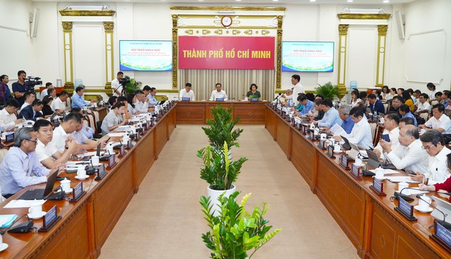Chủ tịch TP.HCM: Thuế đối ứng của Mỹ làm thay đổi những dự định của thành phố- Ảnh 2.