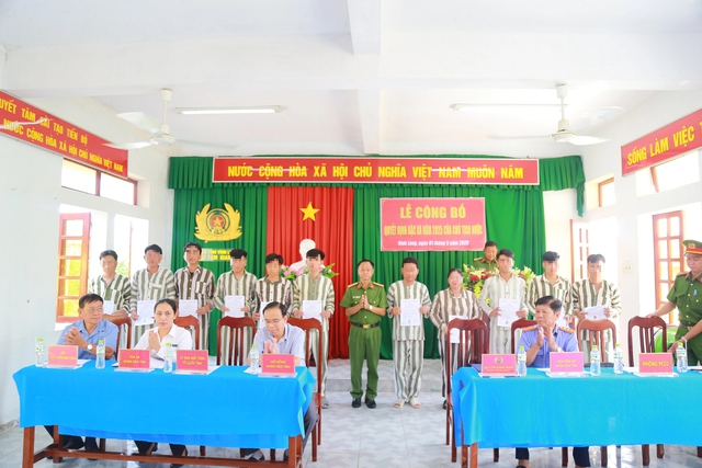 29 phạm nhân cải tạo tốt ở Vĩnh Long, Trà Vinh được đặc xá- Ảnh 2. 29 phạm nhân cải tạo tốt ở Vĩnh Long, Trà Vinh được đặc xá- Ảnh 2.