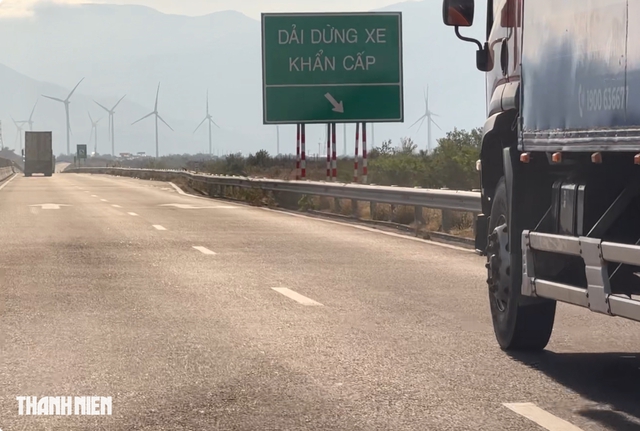 Gặp sự cố tr&ecirc;n cao tốc, dừng xe thế n&agrave;o để kh&ocirc;ng bị phạt? - Ảnh 1.