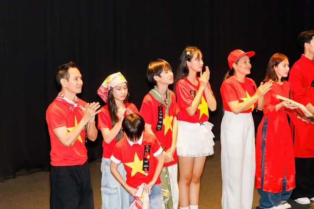 Lý Hải nói gì về ồn ào khen chê phim ‘Lật mặt 8’? Lý Hải nói gì về ồn ào khen chê phim ‘Lật mặt 8’?