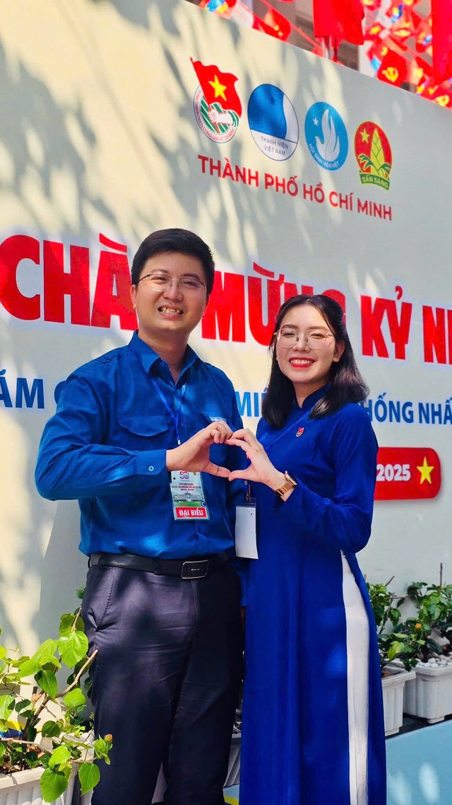 Cô gái 'viral' khắp mạng xã hội sau lễ 50 năm đất nước thống nhất- Ảnh 2. Cô gái 'viral' khắp mạng xã hội sau lễ 50 năm đất nước thống nhất- Ảnh 2.