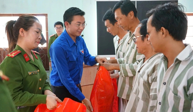 Giúp những người lầm lỡ tìm việc làm sau ra tù Giúp những người lầm lỡ tìm việc làm sau ra tù