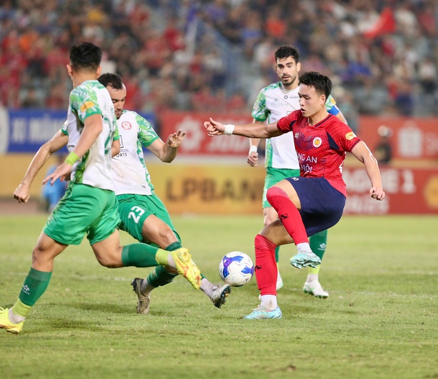 Trung vệ ghi bàn giỏi như tiền đạo đã trở lại: Tin cực vui cho thầy Kim!- Ảnh 2. Trung vệ ghi bàn giỏi như tiền đạo đã trở lại: Tin cực vui cho thầy Kim!- Ảnh 2.