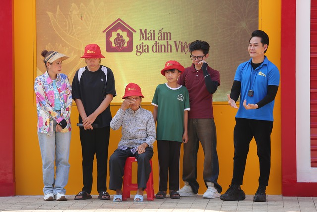 MC Hồng Phúc bật khóc kể quá khứ bán nhà chữa bệnh cho con trai MC Hồng Phúc bật khóc kể quá khứ bán nhà chữa bệnh cho con trai