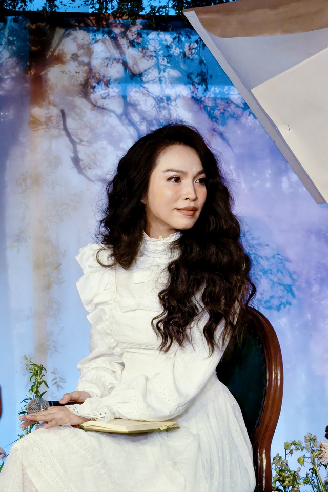 Ca sĩ Hiền Thục li&ecirc;n tục bật kh&oacute;c khi nhắc đến người đ&agrave;n &ocirc;ng đặc biệt- Ảnh 1.