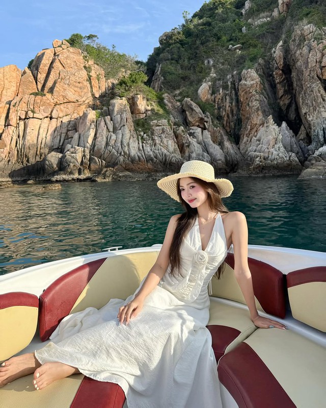 Sức hút của mũ cói trong ‘bản hòa tấu’ thời trang hè- Ảnh 3. Sức hút của mũ cói trong ‘bản hòa tấu’ thời trang hè- Ảnh 3.