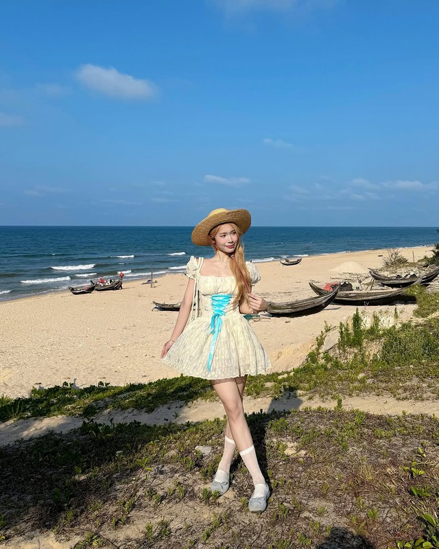 Sức hút của mũ cói trong ‘bản hòa tấu’ thời trang hè- Ảnh 6. Sức hút của mũ cói trong ‘bản hòa tấu’ thời trang hè- Ảnh 6.