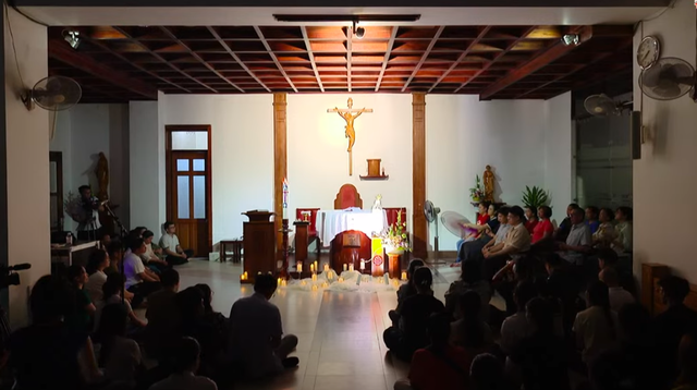 Nhà thờ đồng loạt đổ chuông, người Công giáo ở TP.HCM mừng Đức Giáo hoàng mới - Ảnh 3.
