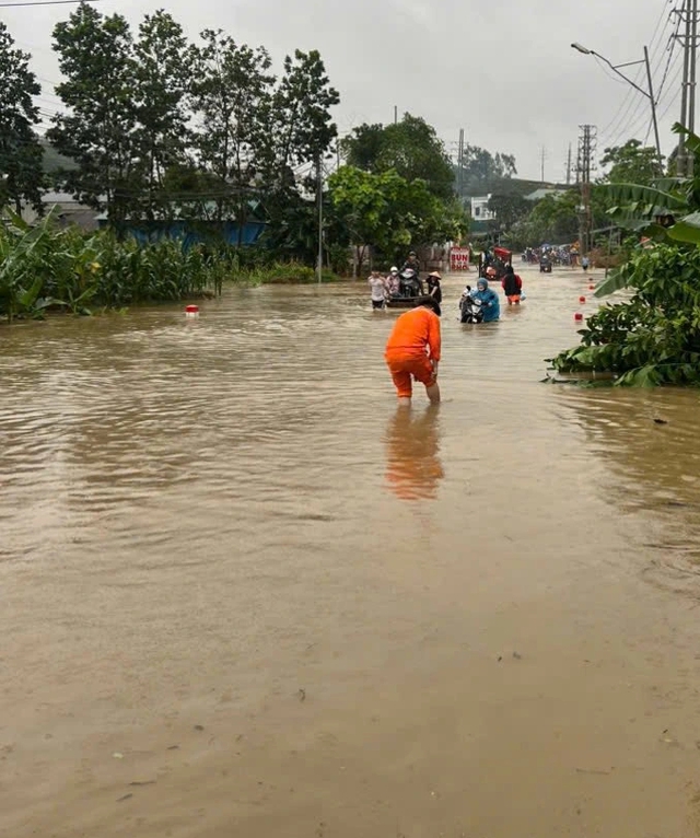 Mưa lớn g&acirc;y ngập lụt, chia cắt đường giao th&ocirc;ng Tuy&ecirc;n Quang - H&agrave; Giang- Ảnh 2.